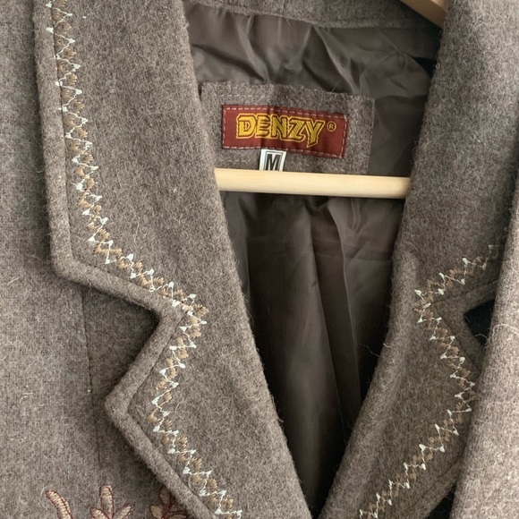 🆕Embroidered  Wool Coat with Matching Scarf - Picture 3 of 7